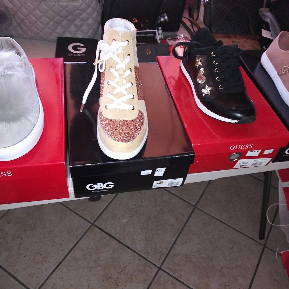 Tenis